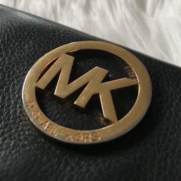 Michael Kors Wallet - Picture 2 of 5